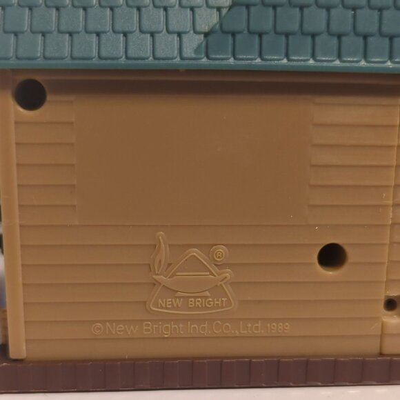 Vintage New Bright 1989 It's A Wonderful Holiday Bedford Falls Express Train Set - Picture 4 of 4